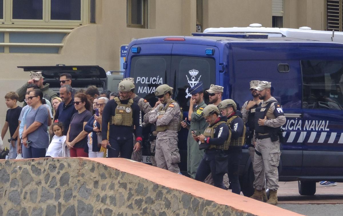 Exhibición de rescate con helicóptero en La Cícer dentro del Día de las Fuerzas Armadas