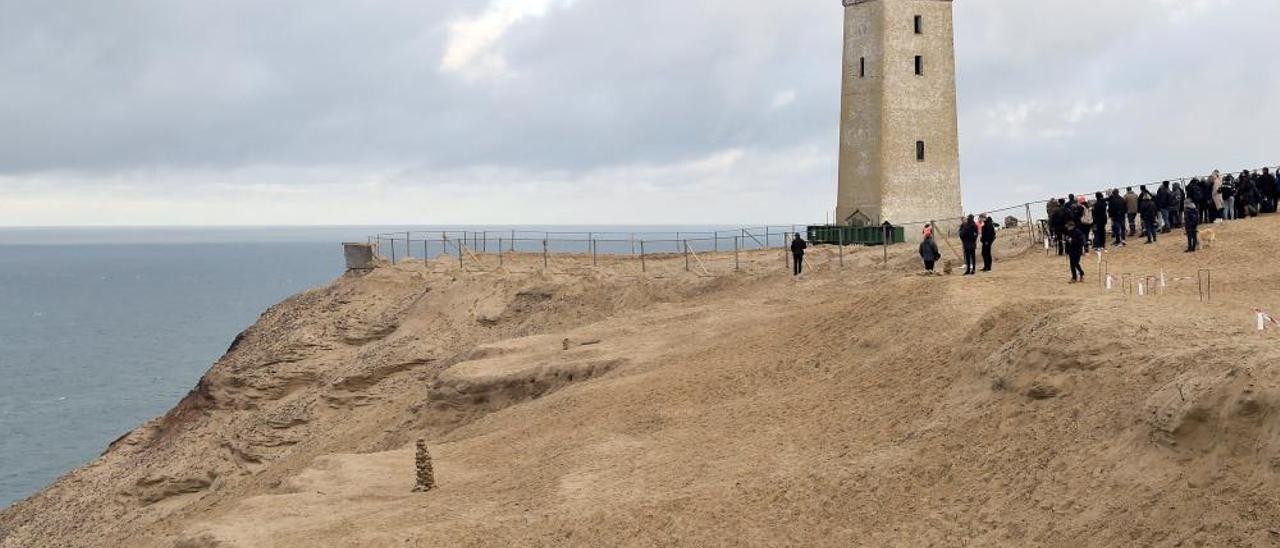 Dinamarca traslada un faro histórico para salvarlo del avance del mar