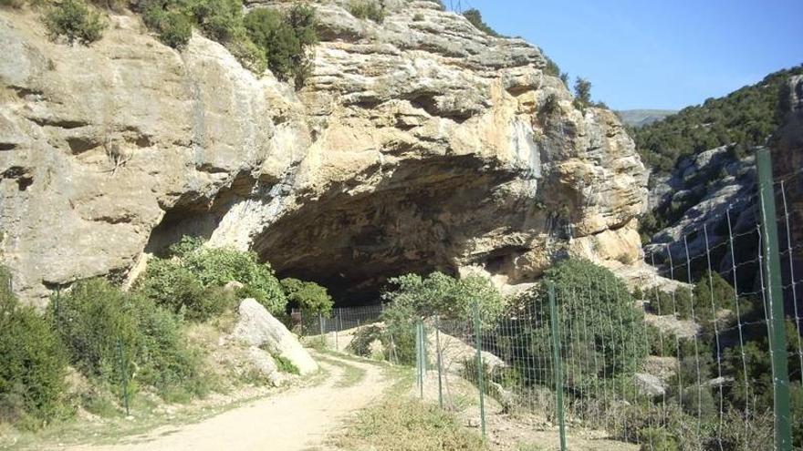 El fiscal pide 2 y 6 meses por la destrucción de la Cueva de Chaves