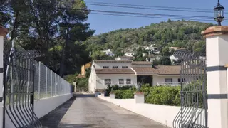 Cierra en Pedreguer un hotel de retiros de ayahuasca tras una intervención de la Guardia Civil