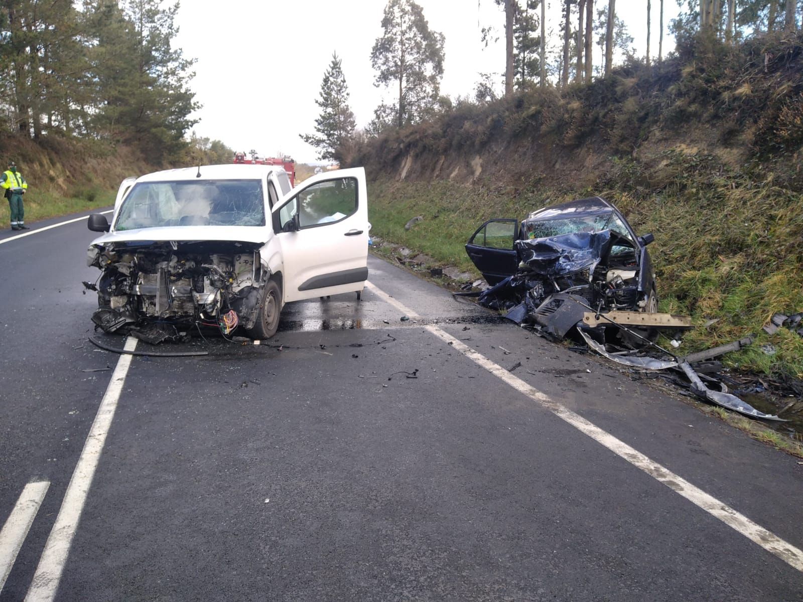 Accidente en una colisión frontal en Aranga (A Coruña)