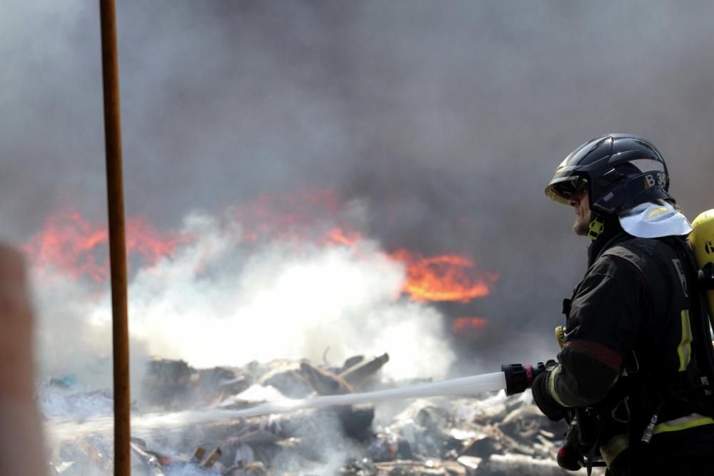 Incendio en una chatarrería de La Unión