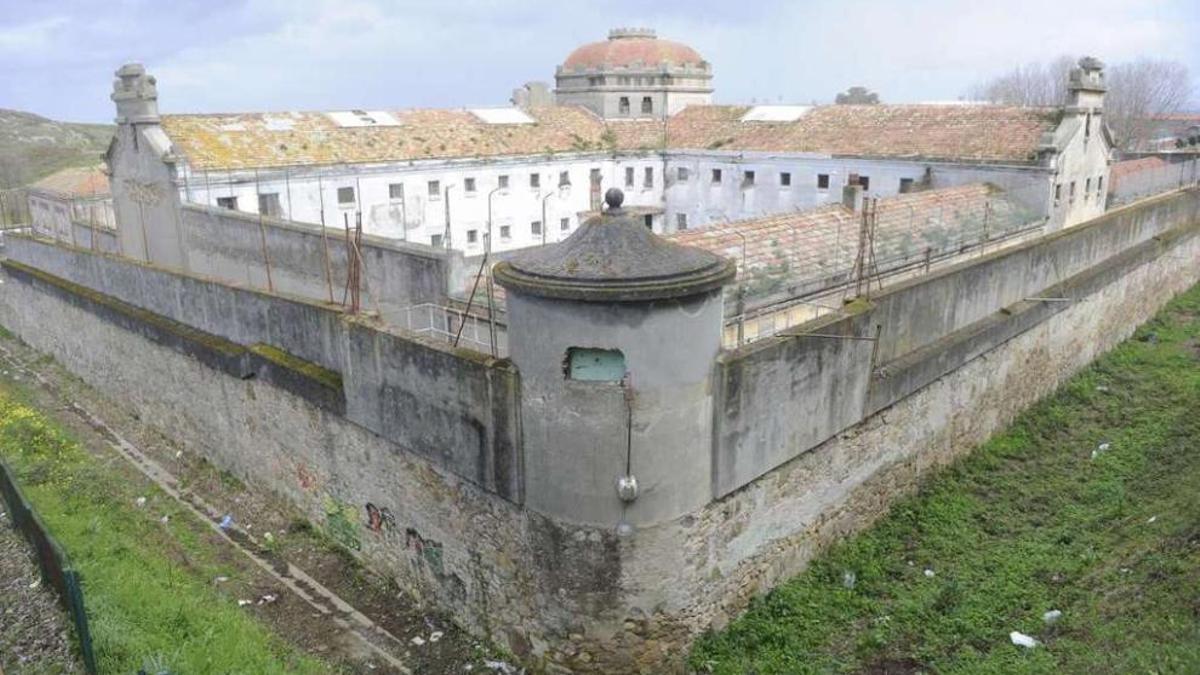 Instalaciones abandonadas de la antigua cárcel provincial, en las proximidades de la Torre.