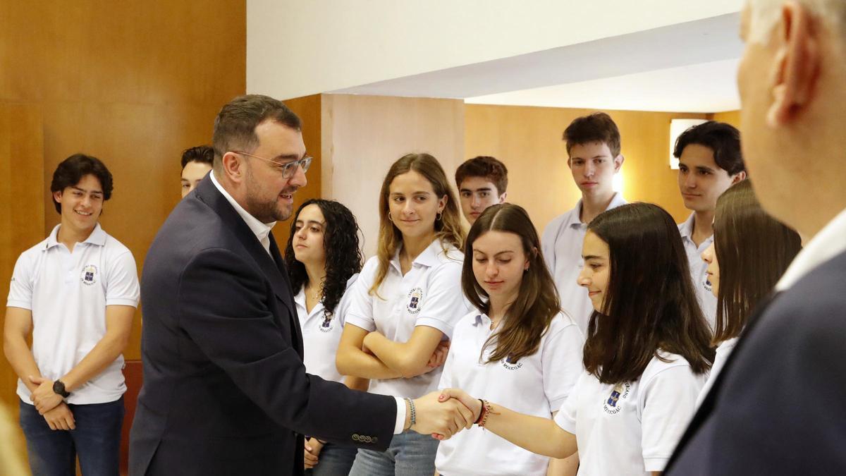 Adrián Barbón, esta mañana con los jóvenes del Centro Asturiano de México