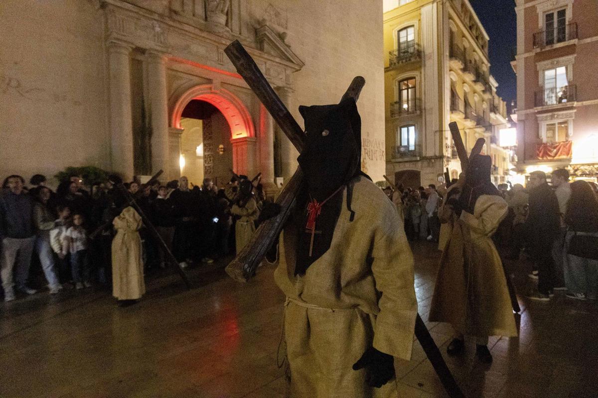 Semana Santa en Alicante 2026: Procesión de la Hermandad Penitencial del Perdón en el Jueves Santo