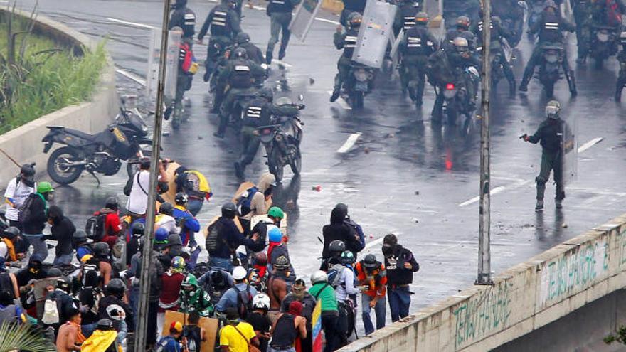 Muere un joven de 17 años en Venezuela por disparos de un policía