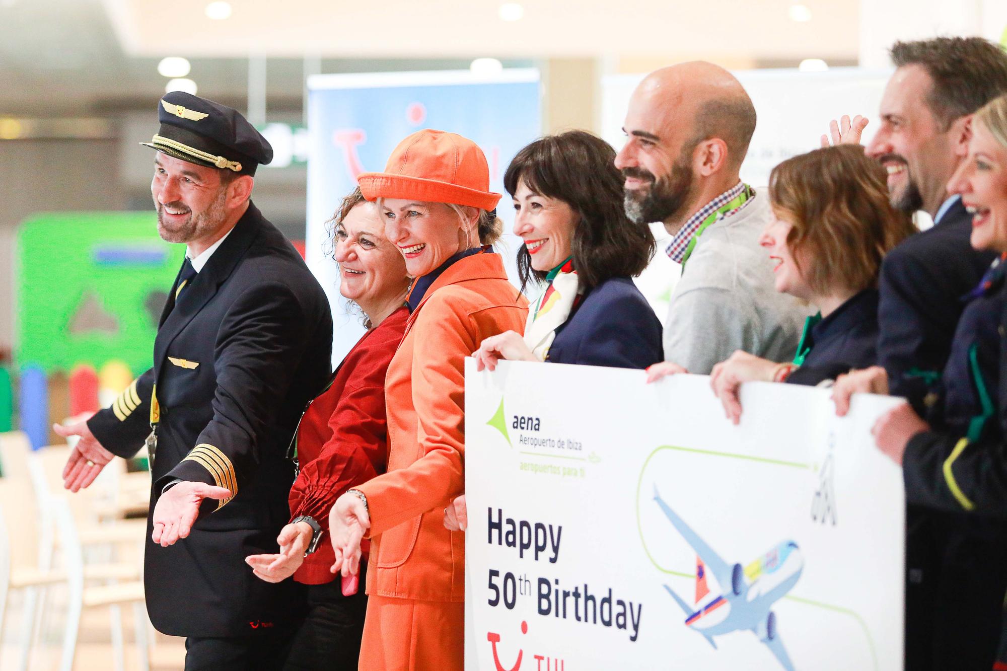 Galería de imágenes del 50 aniversario de TUI en el aeropuerto de Ibiza