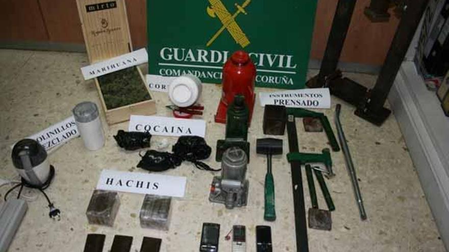 Material confiscado en la operación de la Guardia Civil.