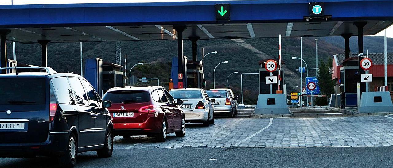 Peaje en la autopista del Huerna. | LNE