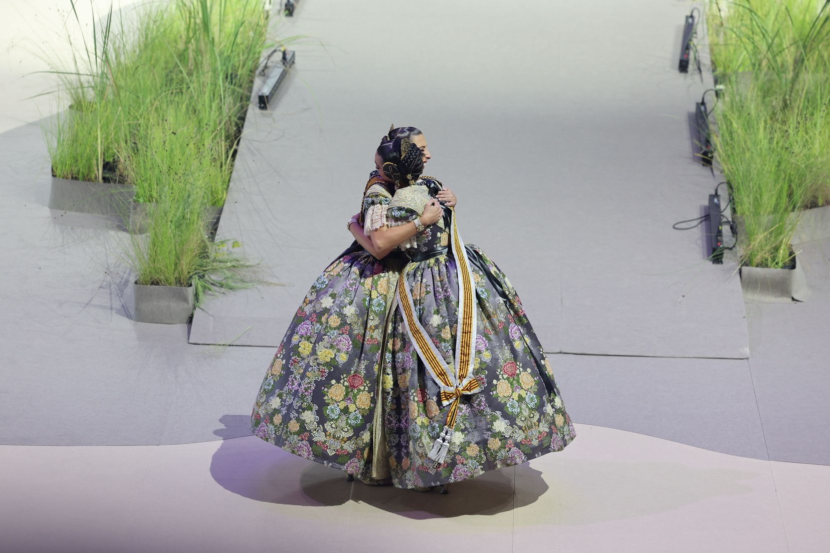 Berta Peiró y Lucía García dicen adiós a su año como falleras mayores de València 2025