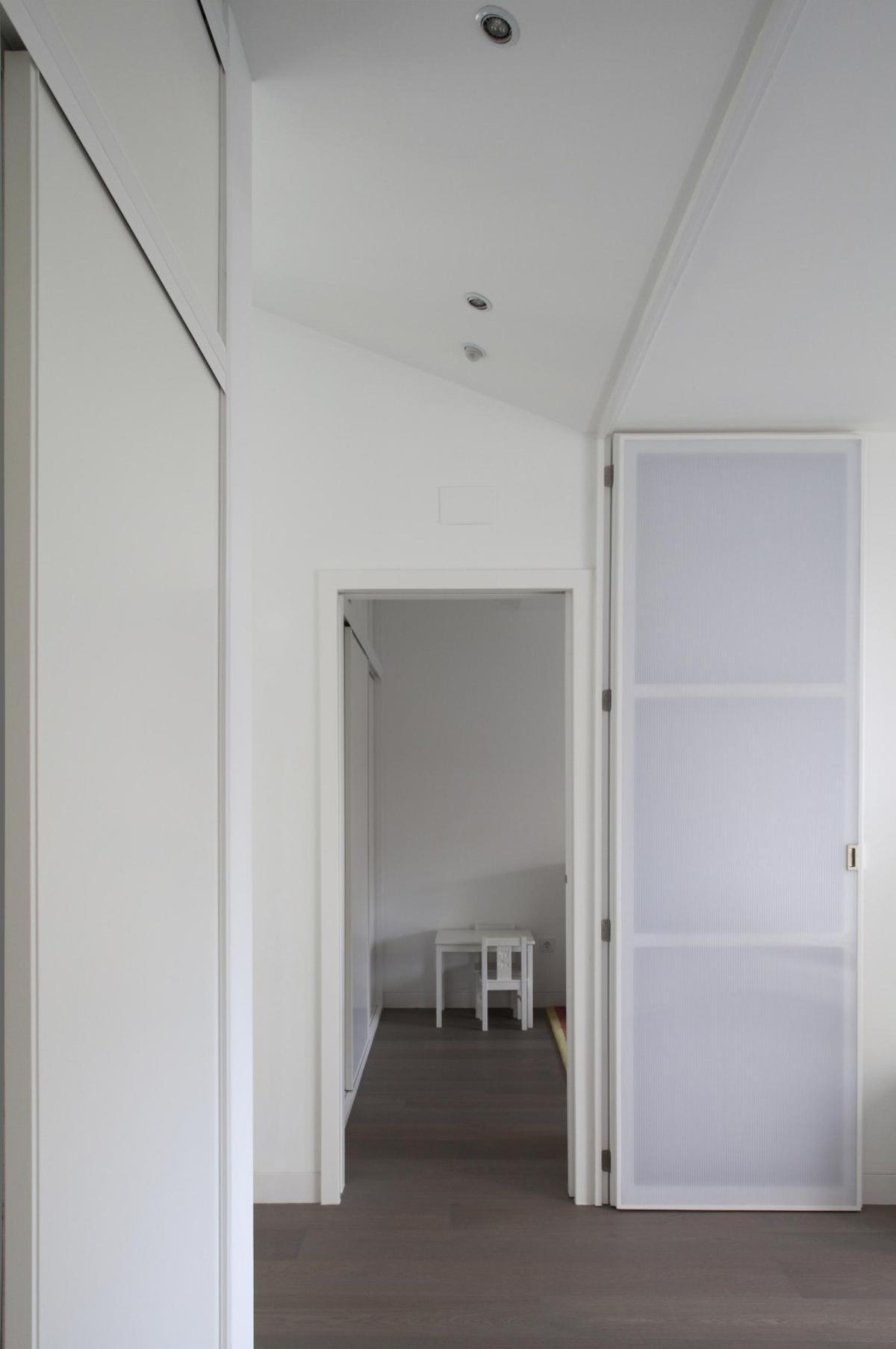 Premio Gran de Area 2014, del COAG, por una casa en Silleda, y Mención Especial Premio Juana de Vega de Arquitectura 2014.