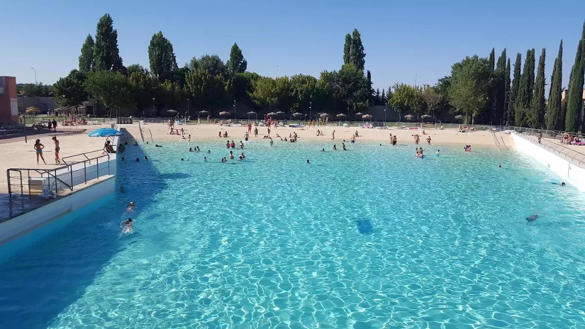 Reabre una de las piscinas más asombrosas de Madrid que casi nadie conoce: entradas a precio regalado