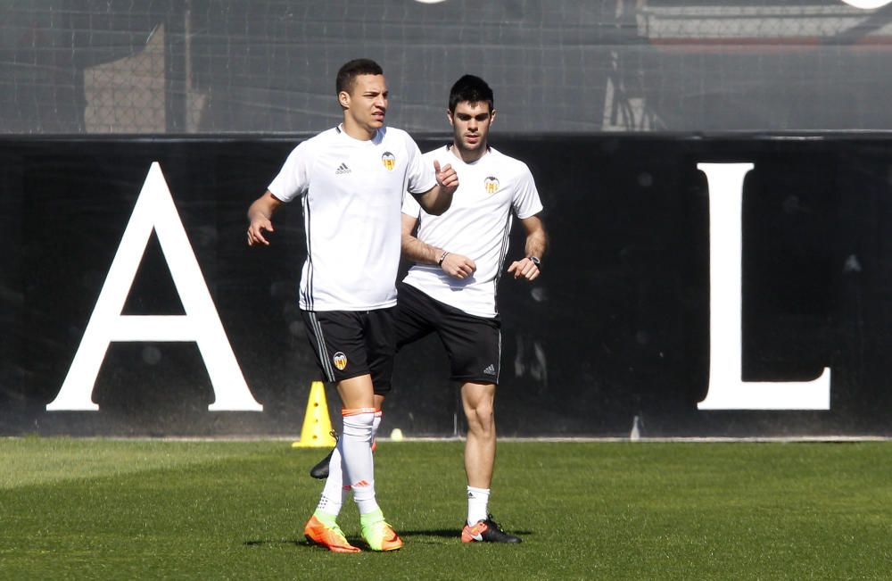 El entrenamiento del Valencia CF, en imágenes