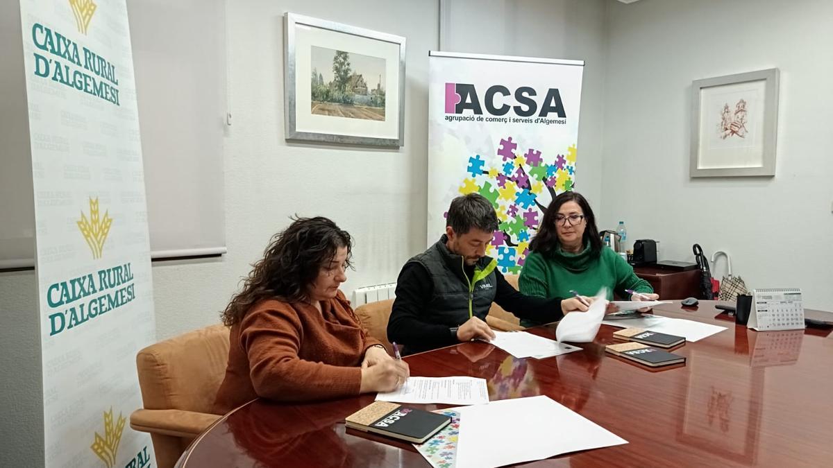 Firma del nuevo convenio.
