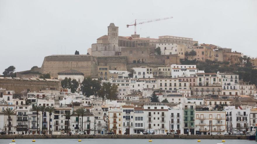 Ibiza desbanca a Palma en el precio de la vivienda, en la región más cara