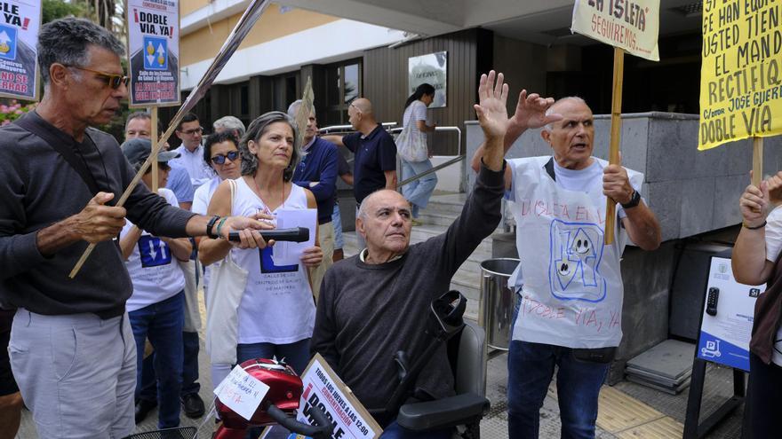 Vecinos de La Isleta piden la devolución de la doble vía de la calle José Guerra Navarro
