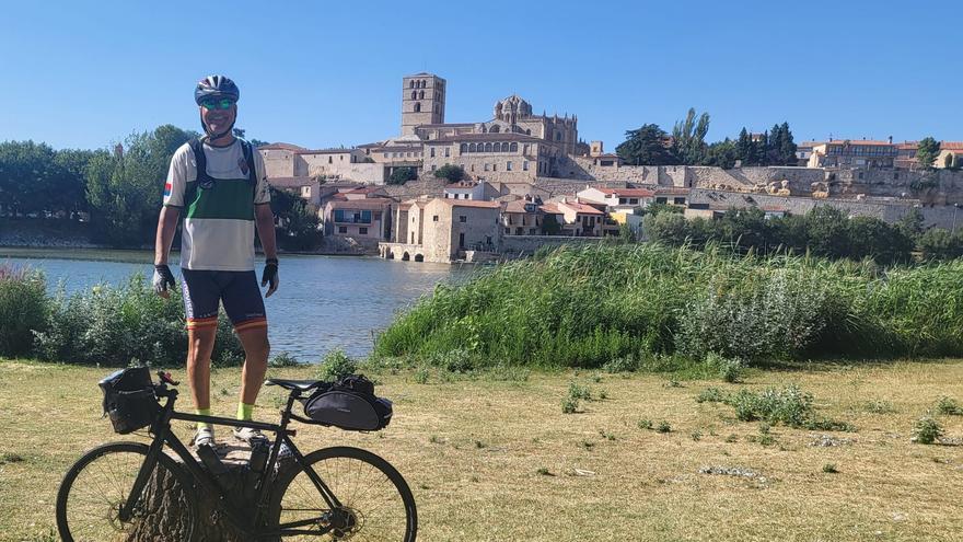 Última etapa ciclista para pedir que la Dama vuelva a Elche