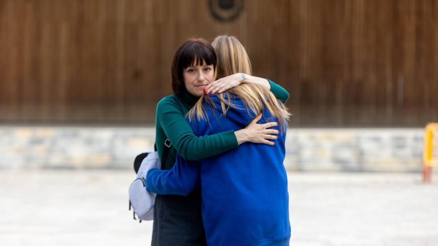 La madre del niño que denunció abusos en un colegio de Elda llega a un acuerdo con el tutor para una incorporación parcial