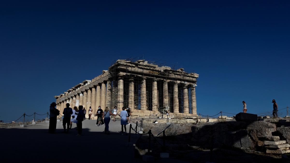 Visitantes en el Partenón