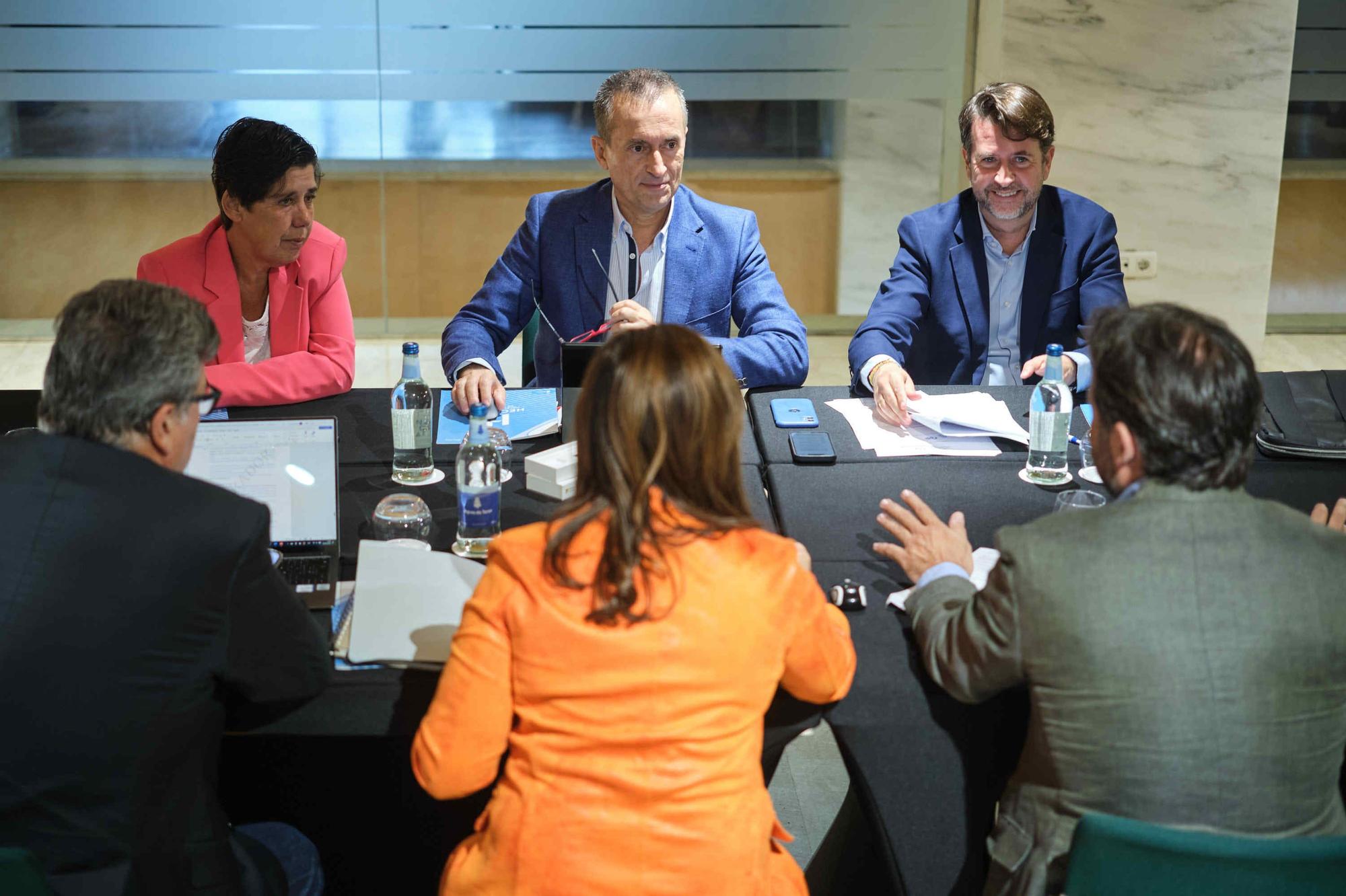 Pacto entre CC y PP en el Cabildo de Tenerife