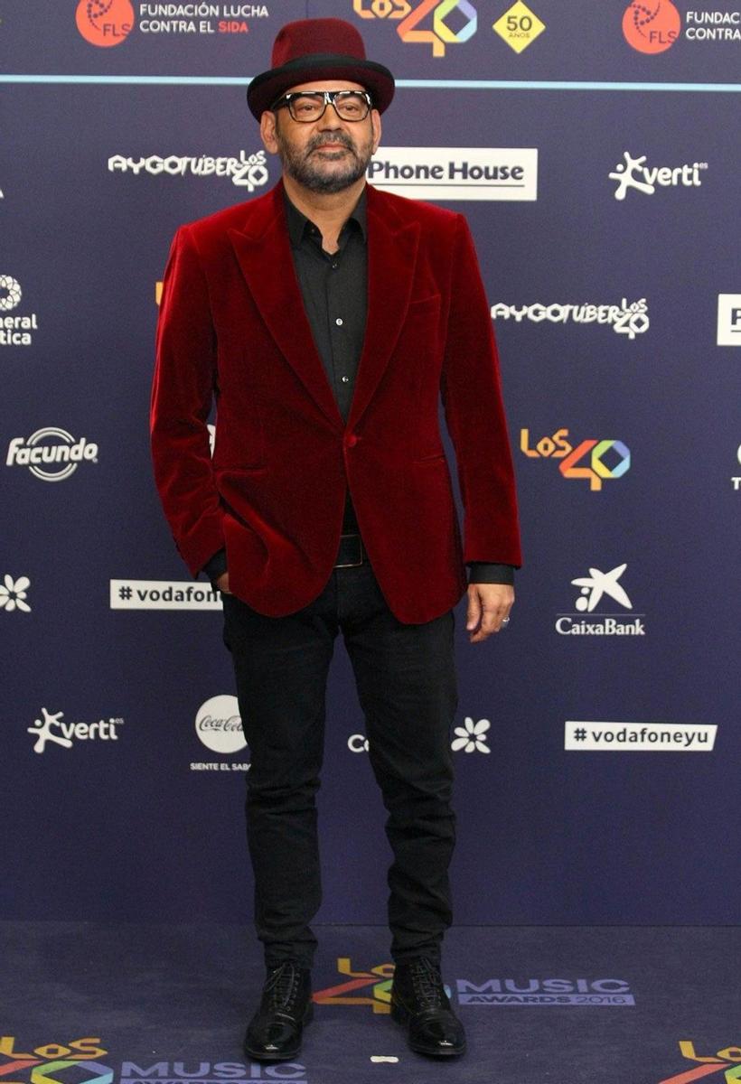 AARG!! Jose Corbacho y uno de sus típicos estilismos en Los 40 Music Awards