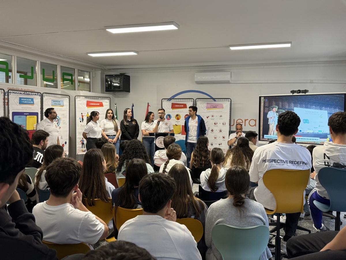 Alumnos del IES Castuera pasrticipando en un a sesión de las jornadas.