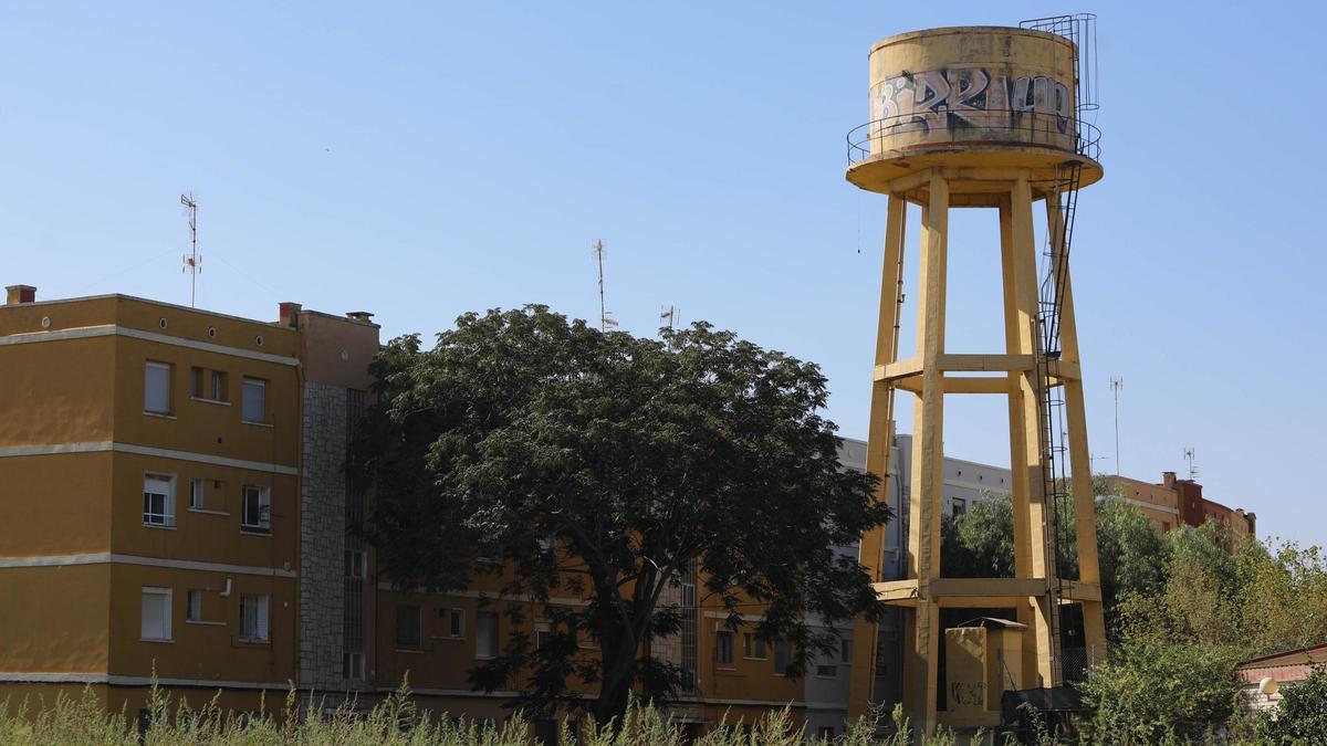 Depósito de agua en el barrio de Churruca.