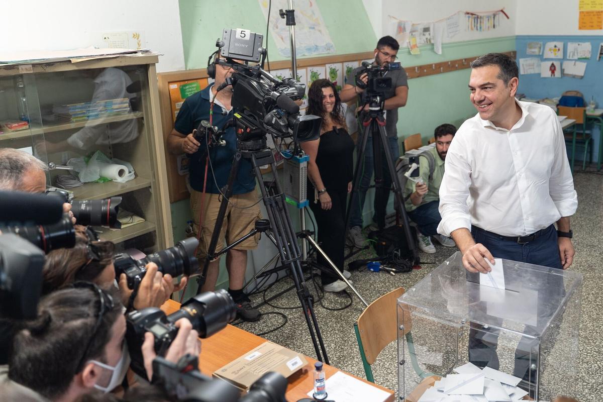 Alexis Tsipras vota en las elecciones de Grecia