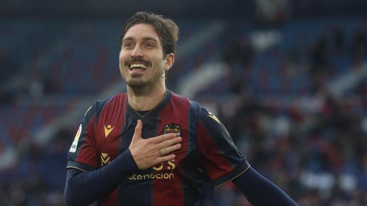 Campaña celebra el gol de la victoria contra el Burgos