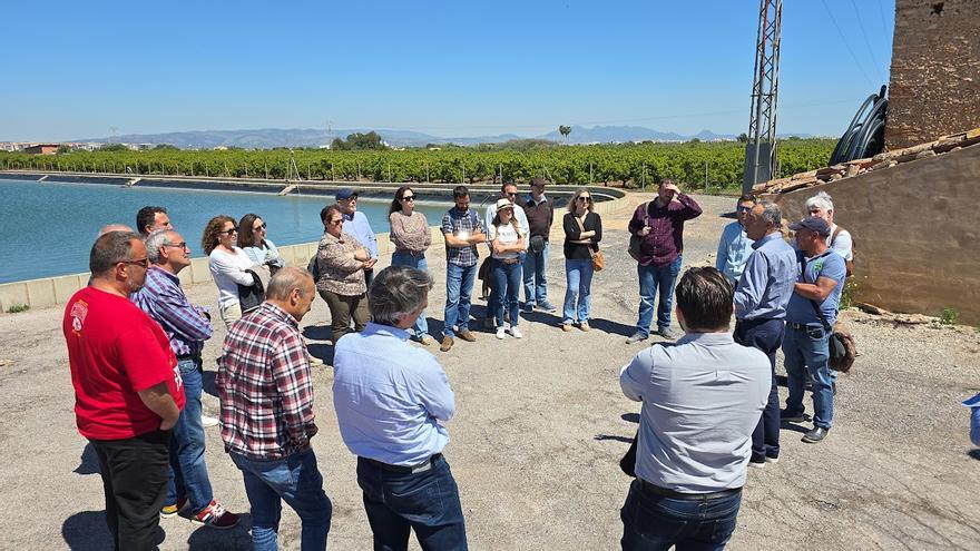Agricultors d’Oliva assumixen el repte d’adaptar-se al reg amb aigua depurada