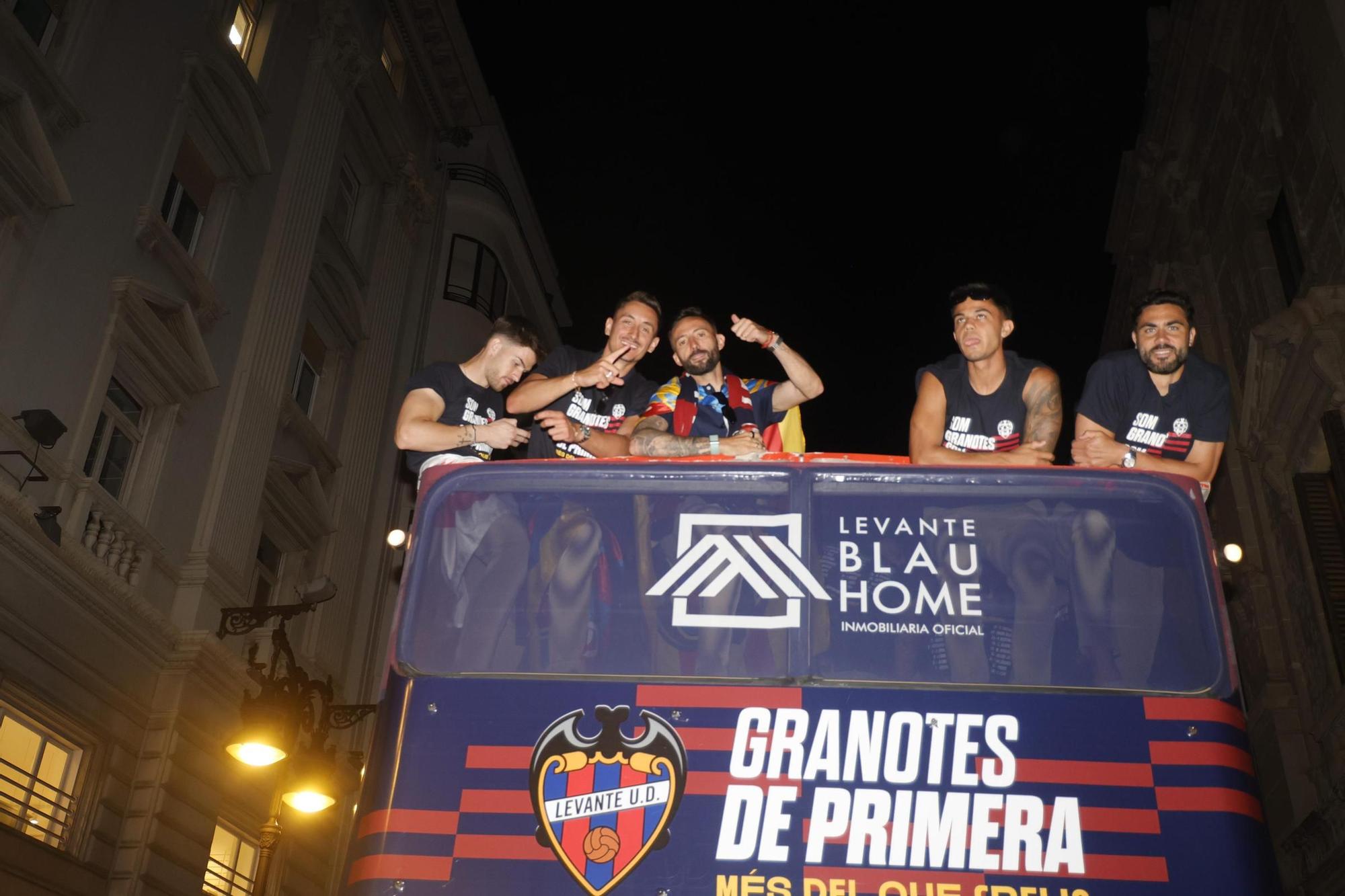 Todas las fotos de la rúa del Levante UD por su ascenso a Primera División