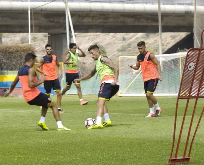 ENTRENAMIENTO DE LA UD LAS PALMAS Y ENTREVISTGA ...