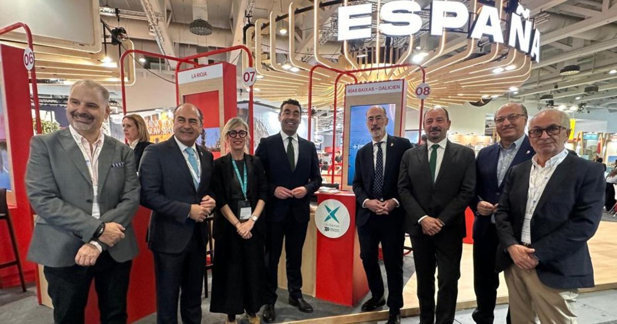 Expedición de la Diputación en la feria de turismo de Berlín. | FDV