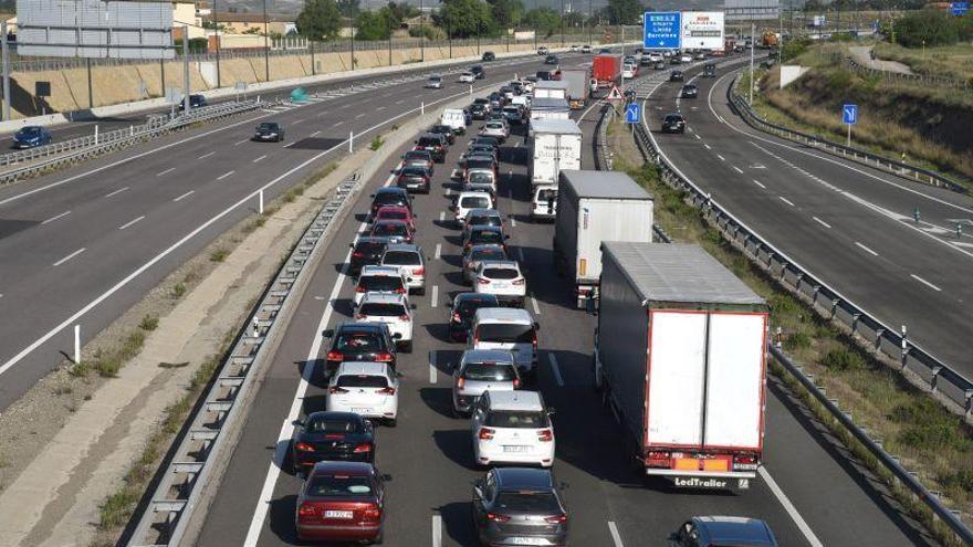 Tráfico prevé 1.400.000 desplazamientos por la Semana Santa en Aragón