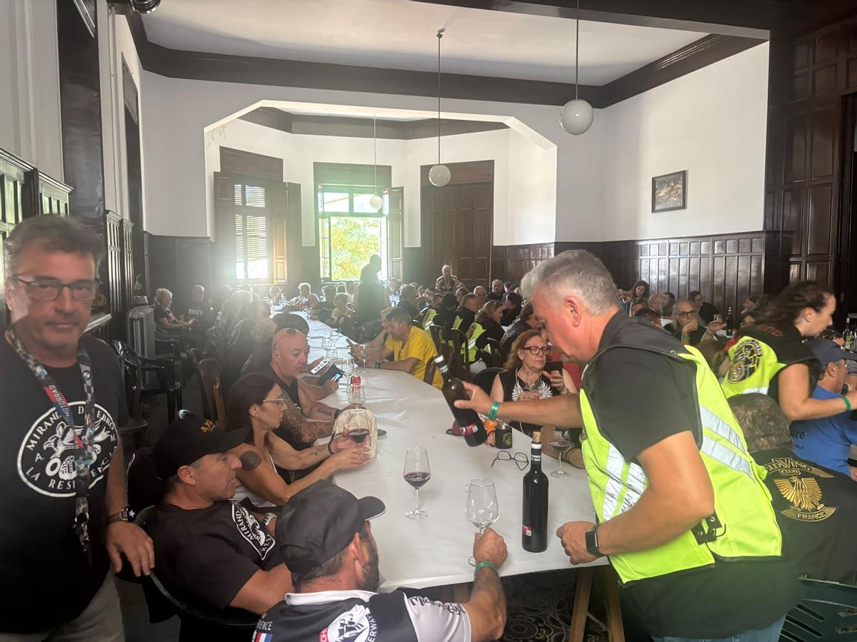 Concentración de motos Ruedas Raras en Toro