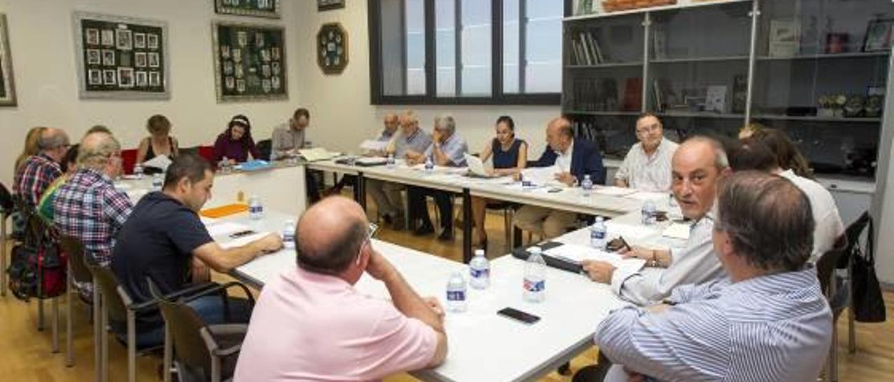 Bellido insiste con su amenaza de plante a Usó en Alicante si no ratifica su remodelación