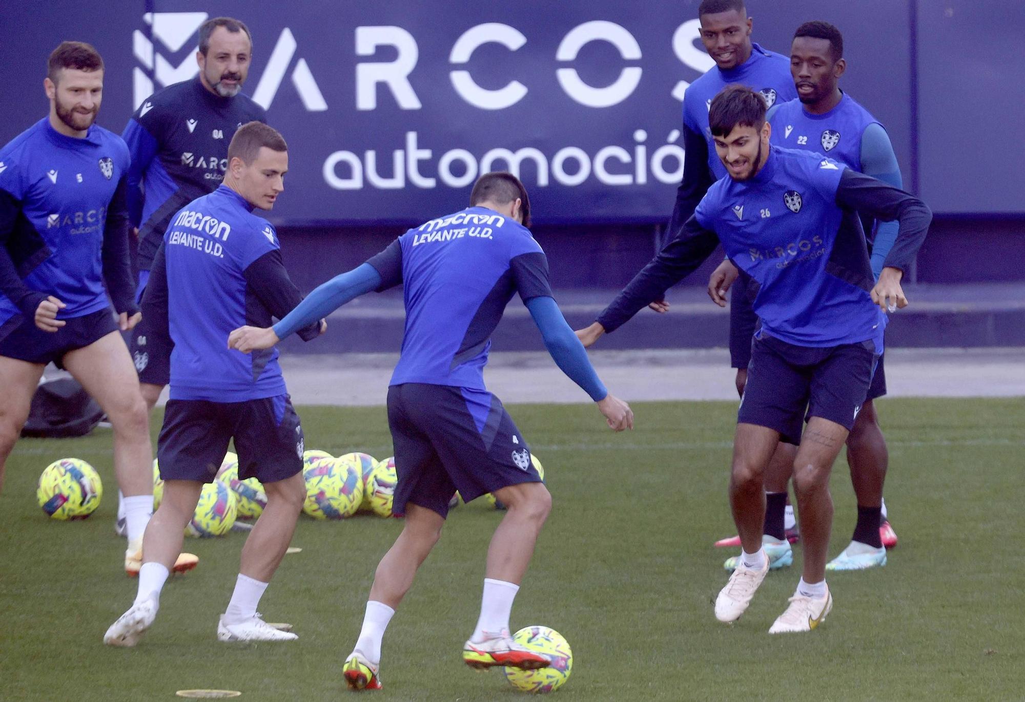 Sesión de entrenamiento del Levante UD