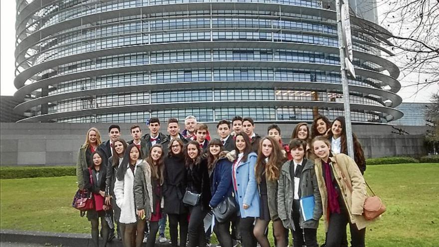 Un proyecto acerca Europa a los alumnos caurienses