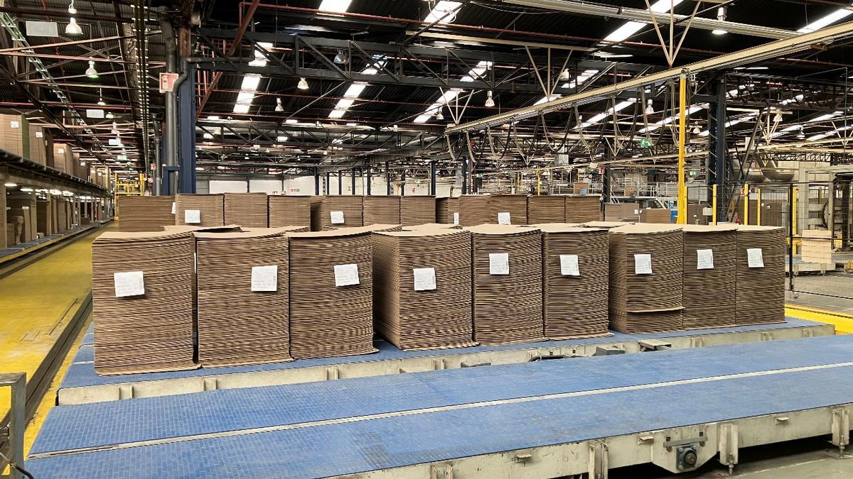 La fábrica de cajas de cartón del grupo aragonés Saica en Tarragona.