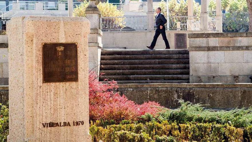 Desaparece el busto de Manuel Fraga en Vilalba