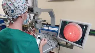 Simuladores 3D para formar en cirugía de cataratas y retina