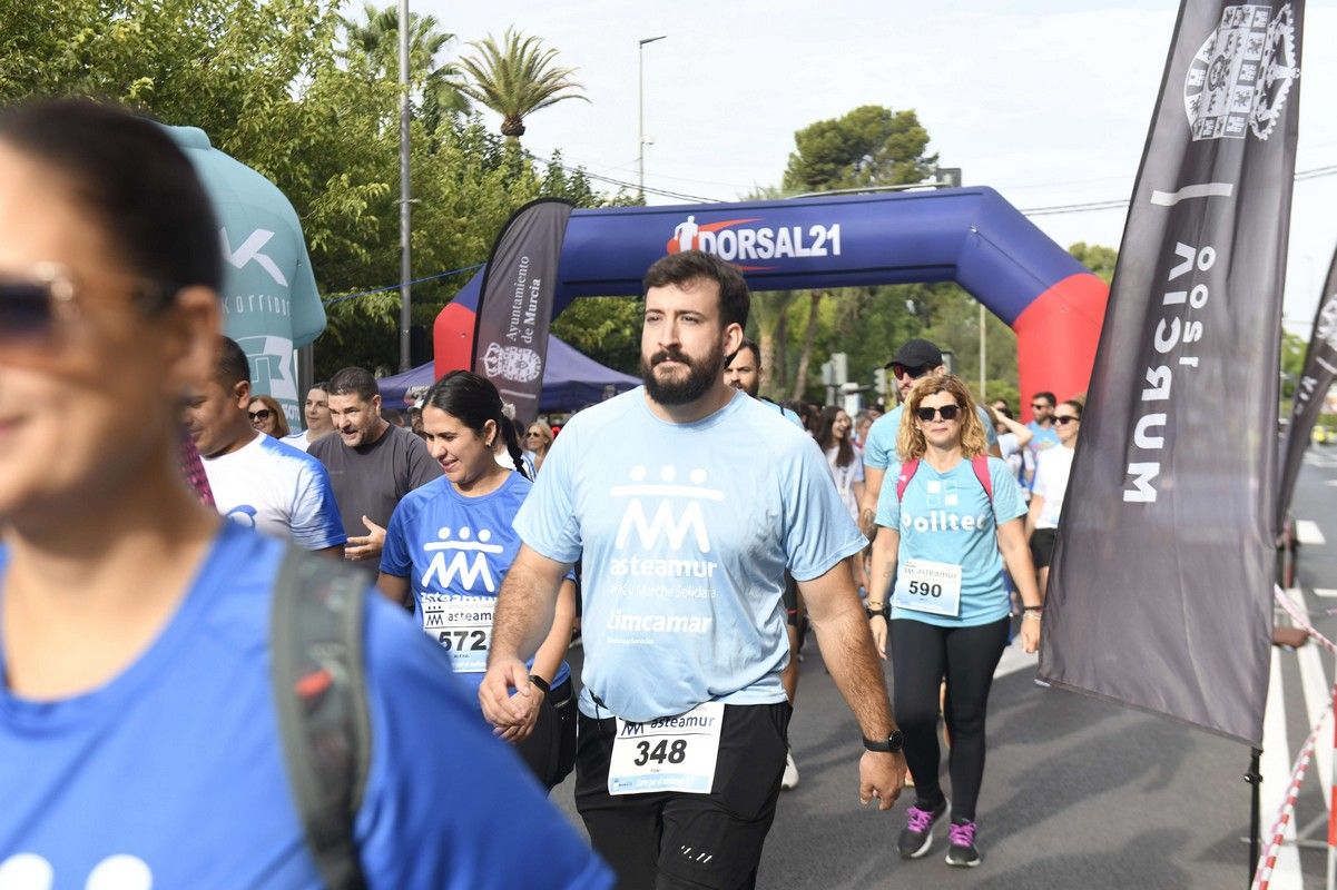 La carrera y marcha Solidaria Asteamur, en imágenes