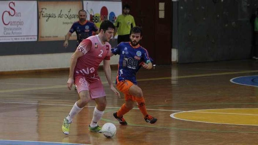 Un lance del partido de ayer en Os Remedios. // Jesús Regal