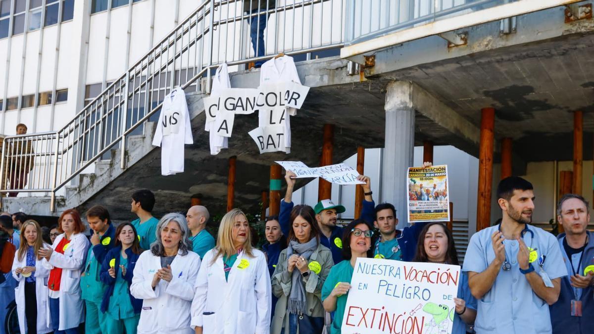 Segunda jornada de la huelga de médicos en Aragón.