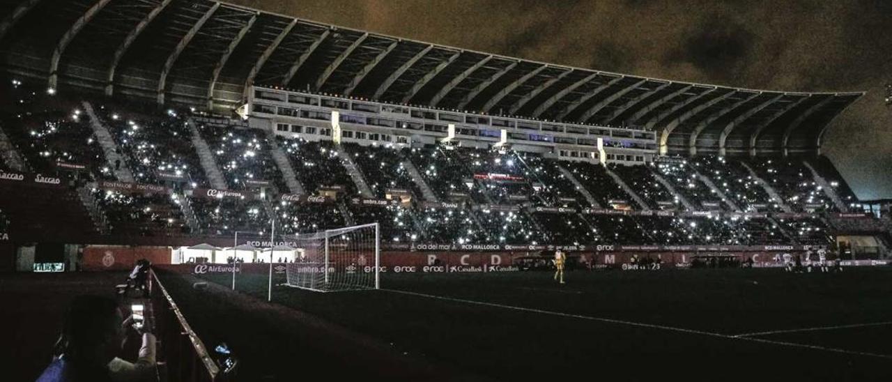 El estadio de Son Moix durante el apagón, el segundo en once días.