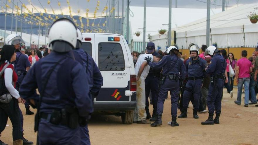 La Policía interviene el domingo en la Feria  23 sustancias estupefacientes y un arma blanca