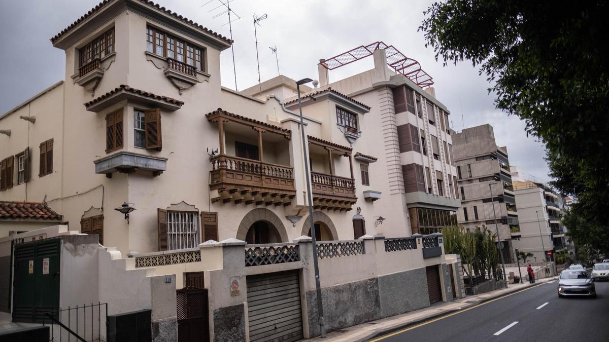 Vivienda situada en el número 119 de la Rambla de Santa Cruz.