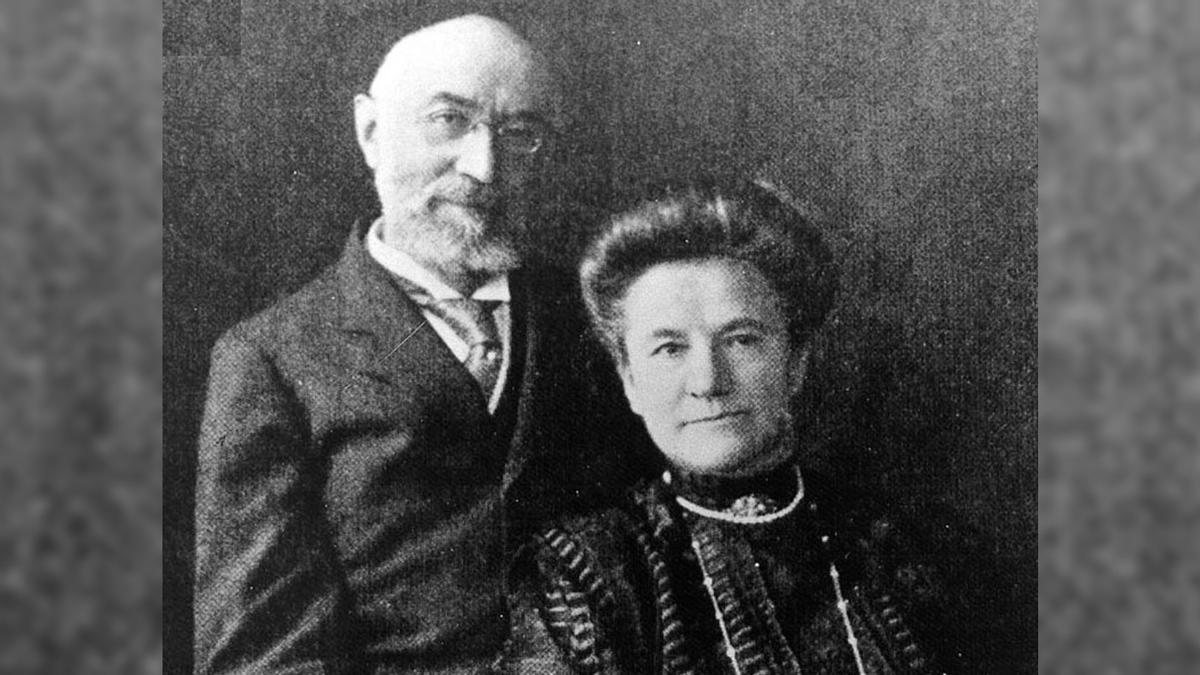 Retrato de Isidor e Ida Straus tomado en 1910, dos años antes de morir en el naufragio del Titanic.