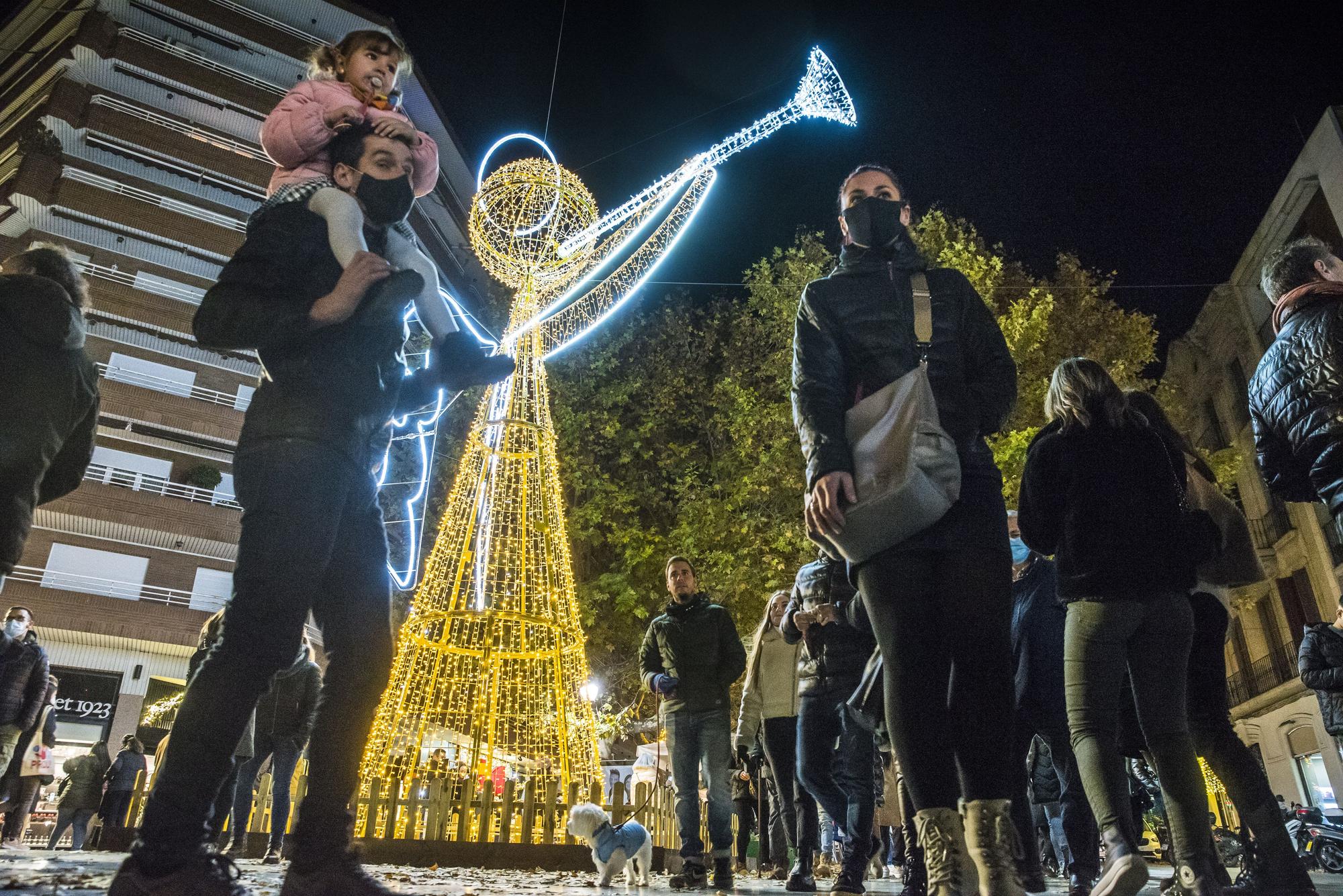 Manresa s'il·lumina: S'engega la il·luminació nadalenca a la ciutat