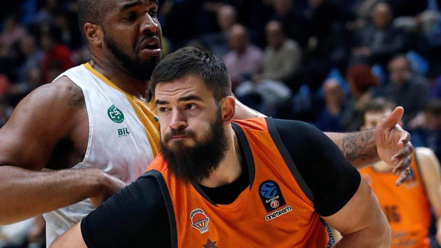 Bojan Dubljevic y Samardo Samuels, del CSP Limoges